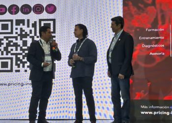 José Mirabal comparte su experiencia en estrategias de precios ante más de mil empresarios en Monterrey