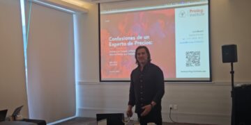 José Mirabal comparte su experiencia en estrategias de precios ante más de mil empresarios en Monterrey